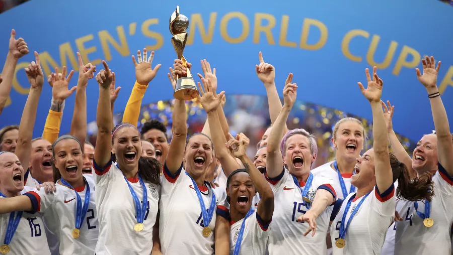 mujeres del equipo de Estados Unidos celebrando su mundial